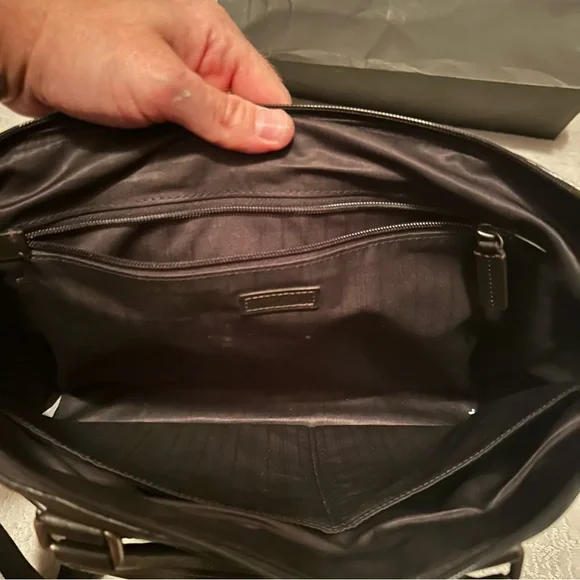 Tumi Easton Slim Top Zip Leather Briefcase/Computer Bag. Tumi Model 69717HKO.